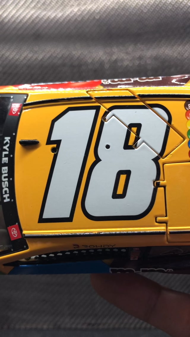 2021 Kyle Busch No. 18 M&M's 1:24 RCCA Elite #racecargraveyard