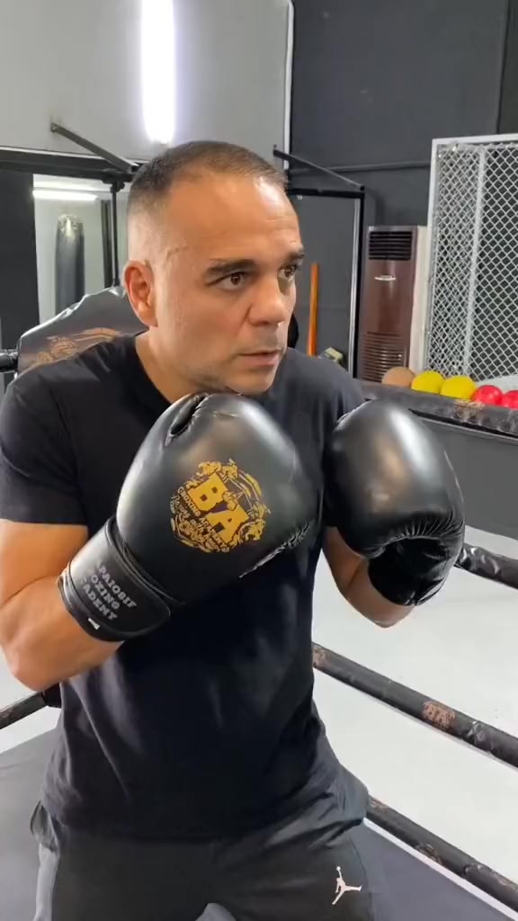 3 ways to defend the overhand 🥊 #boxingforall #fitness #selfdefence ...