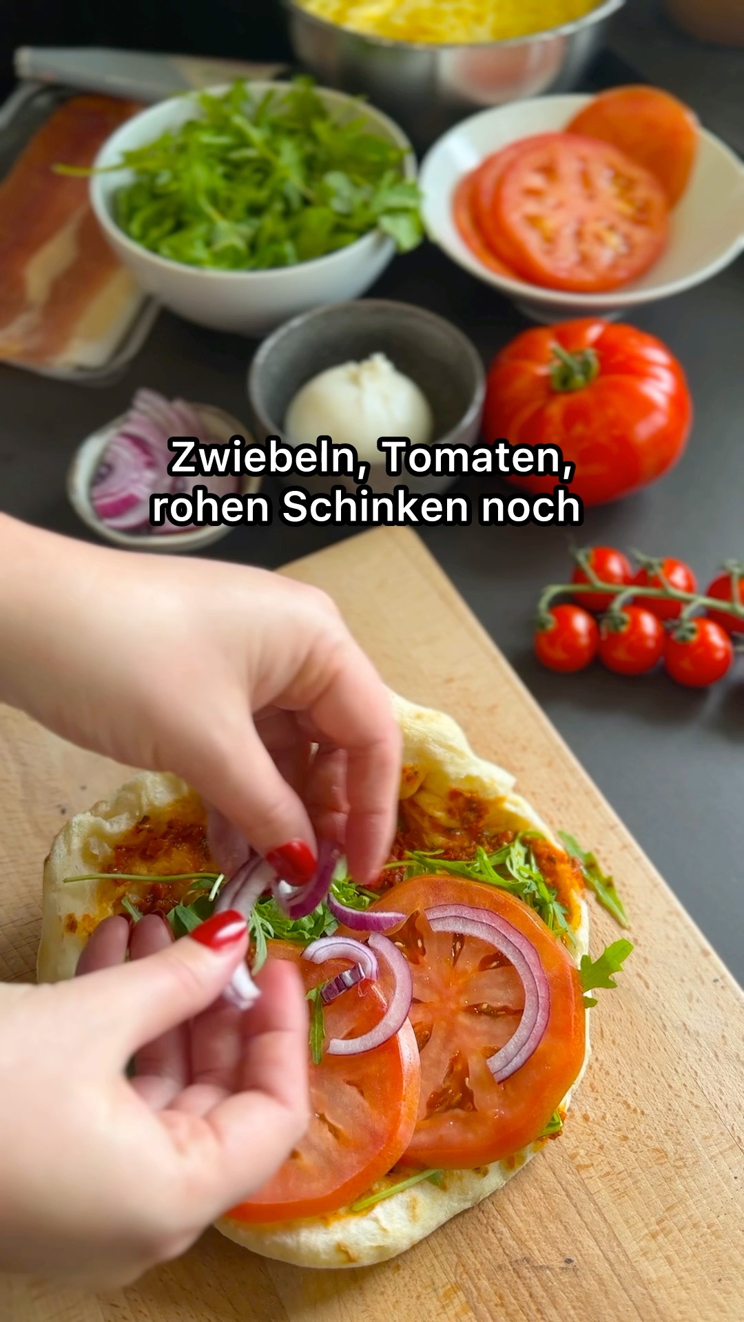 Ich liebe dieses Pizza-Sandwich! Was würdet ihr reinpacken? 🤓 Tipp: Ihr ...