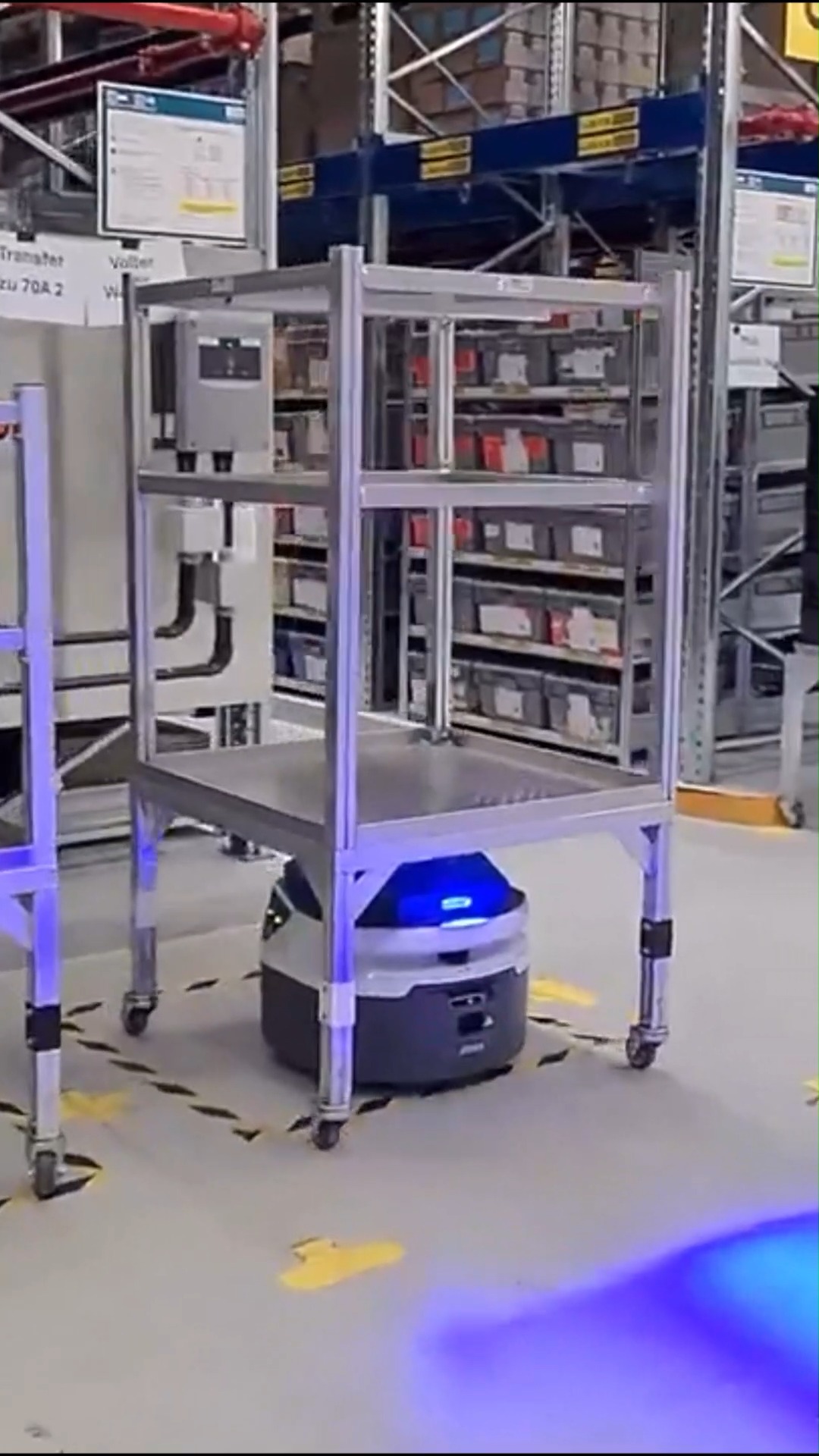 Autonomous solutions like this racking robot are amazing, but their ...