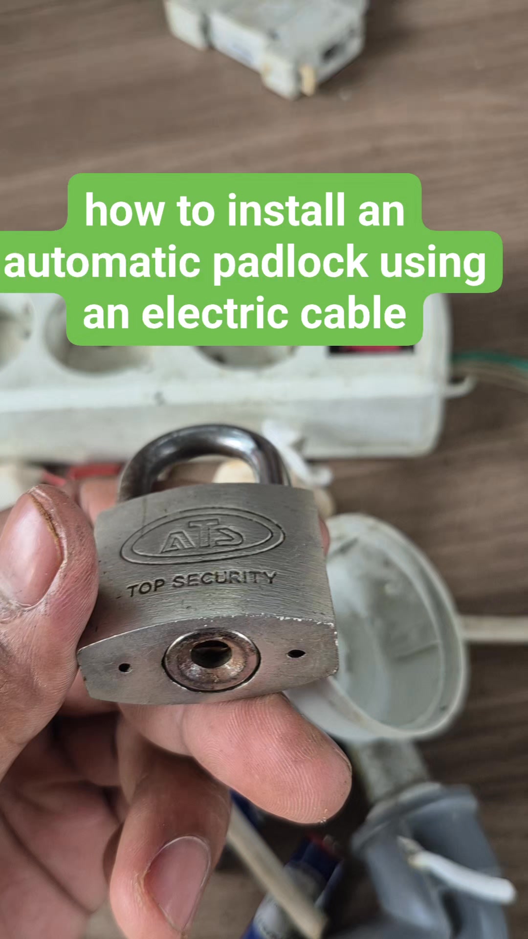 how to install an automatic padlock using an electric cable | Idul Adha ...