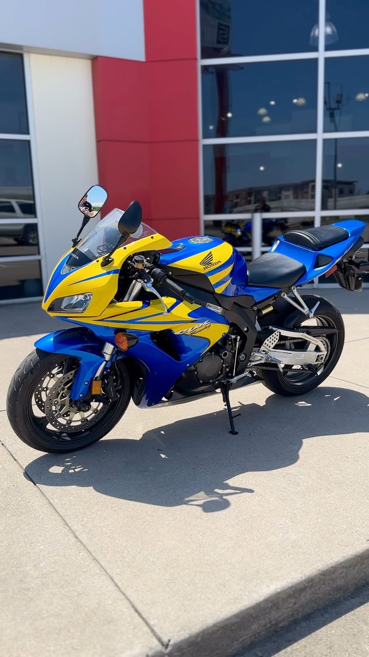 がん Pre-Owned 2006 Honda CBR1000RR This is the generation before our
