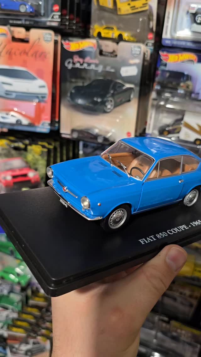FIAT 850 Coupe 1965 1:24 Hachette #minicars #fiat #fiat850 #Hobby
