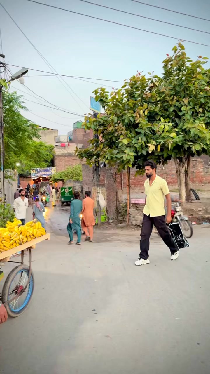 Banana prank 🤣 #comedyreels #funnyreels #funnyvideos | Imtiaz Rajput ...