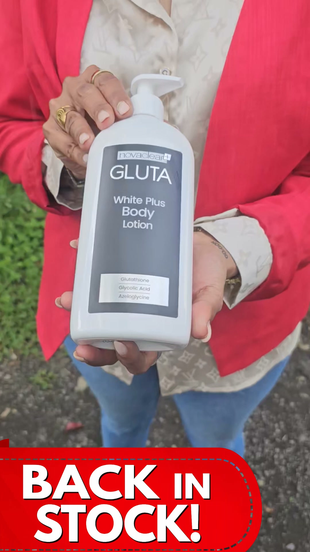 Say goodbye to 𝐝𝐚𝐫𝐤 𝐬𝐩𝐨𝐭𝐬, 𝐦𝐞𝐥𝐚𝐬𝐦𝐚, 𝐮𝐧𝐞𝐯𝐞𝐧 𝐬𝐤𝐢𝐧 𝐭𝐨𝐧𝐞, 𝐚𝐧𝐝 𝐝𝐮𝐥𝐥 𝐬𝐤𝐢𝐧 𝐰𝐢𝐭𝐡 𝐨𝐮𝐫 𝐆𝐥𝐮𝐭𝐚𝐭𝐡𝐢𝐨𝐧𝐞 𝐁𝐨𝐝𝐲 𝐋𝐨𝐭𝐢𝐨𝐧 (𝟓𝟎𝟎𝐦𝐥)., 🌿 Helps brighten and even out your skin tone, ✨ Helps reduce the appearance of dark spots 
