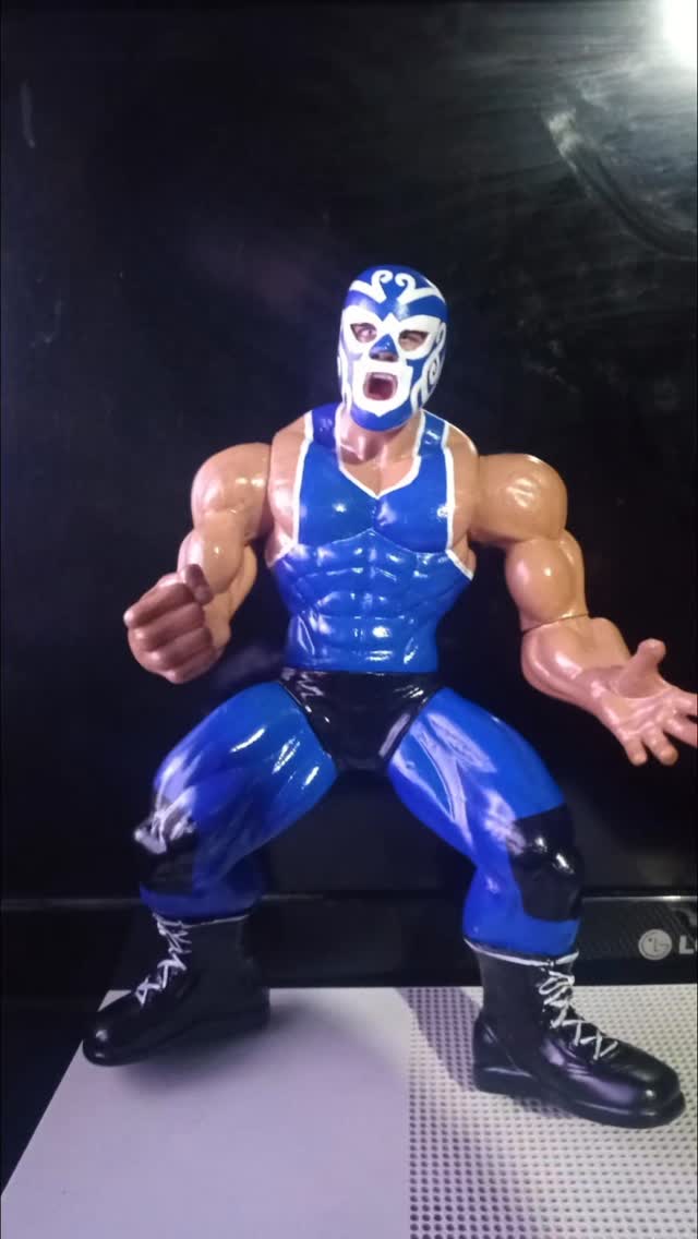 Azteca Customs