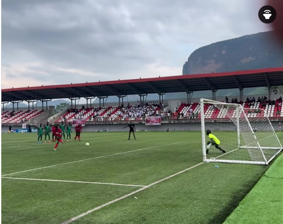 🎥 | Yakhouba Gnagna l’unique buteur lors du succès du Horoya AC contre ...