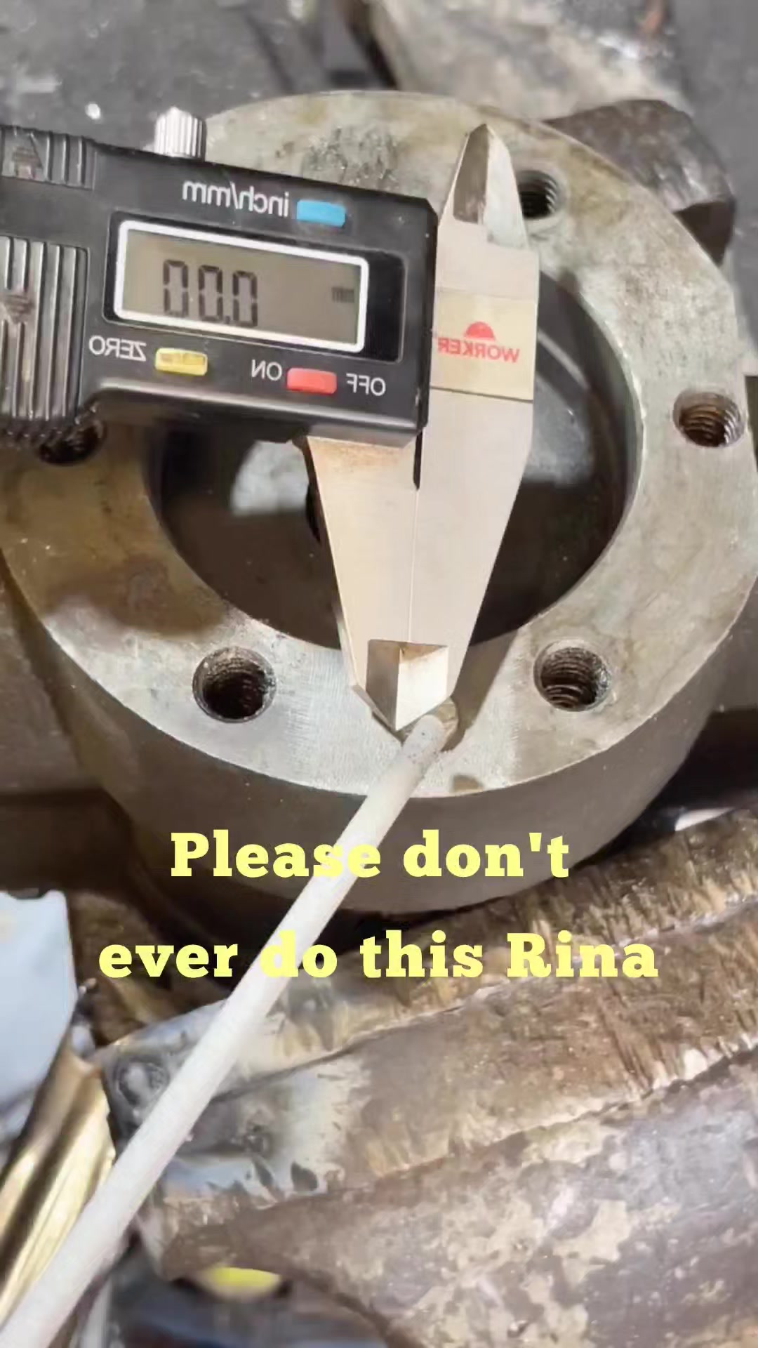 Please don't ever do this Rina #machinistlife #machine #lathework #work ...