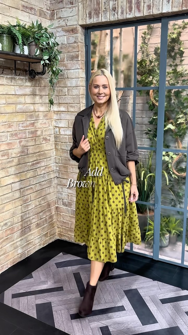 dark green dress with yellow shoes As seen on @irelandamvmtv 💚, Chartreuse is having a moment and we loved seeing how @justinekingxx styled these looks a selection of our on Ireland AM this morning. , Which pair is PIECESBIJOUX