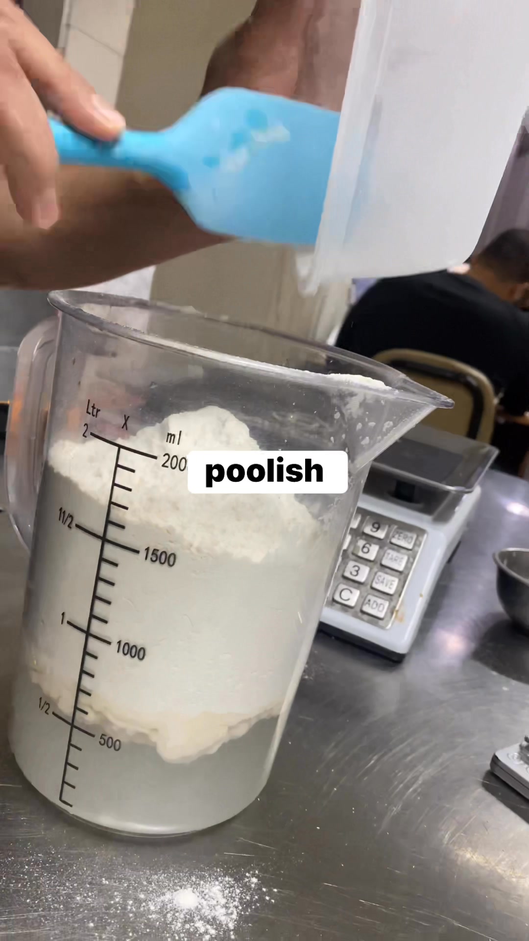المرحلة الأولى – First Stage (Poolish) عربي: في المرحلة الأولى استخدمت ...