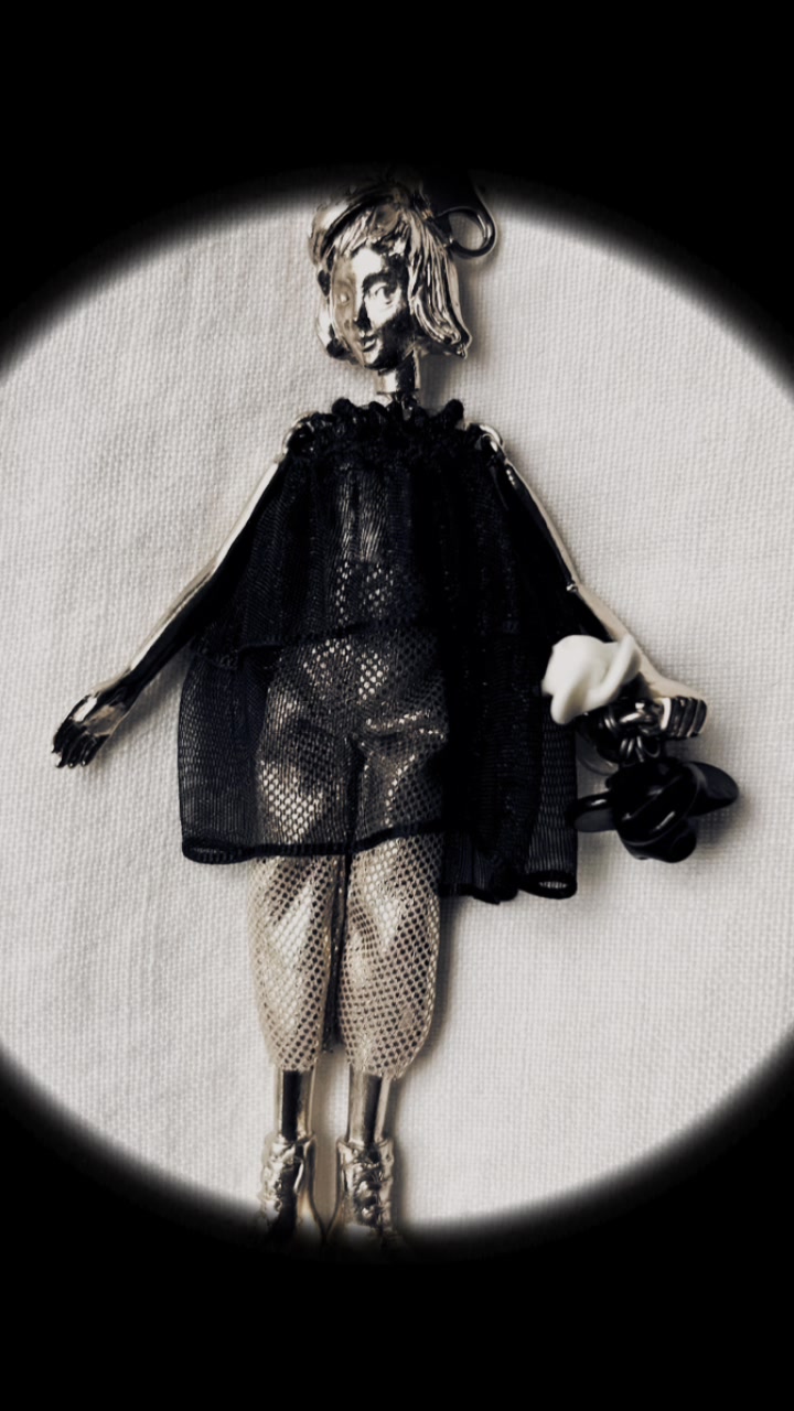 Dancing queens guess who is not , dollneclace servanegaxotte Maison Servane Gaxotte