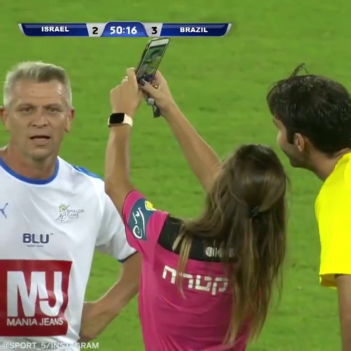 Kaka turns 40 today! Never forget when this referee gave him a