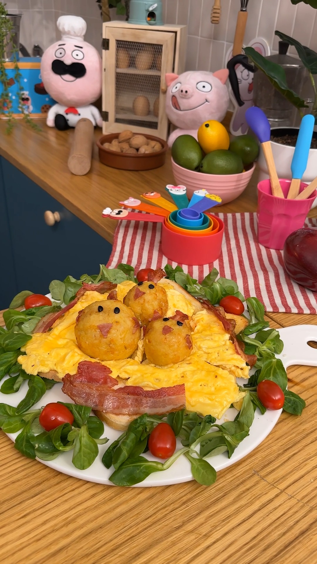 Hash Brown Baby Chicks! Snuggled in an adorable omelet nest 🍳🐣 ...
