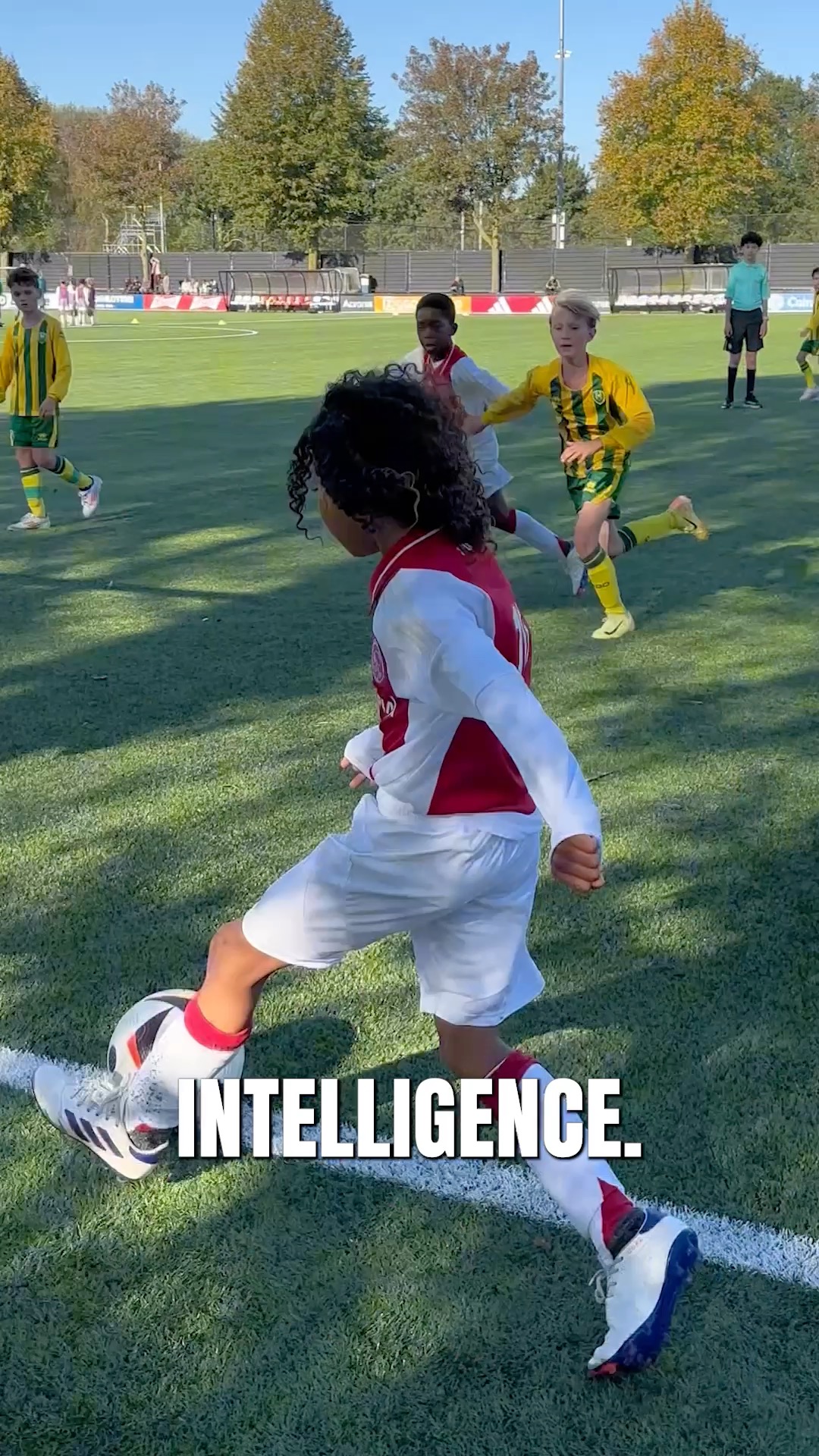 AFC Ajax u12: dribbling [vintage, circa 1992] Footage from the 2
