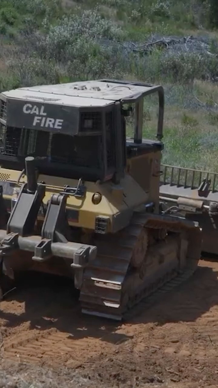 Step up your career as a dozer swamper - an exciting firefighting role ...