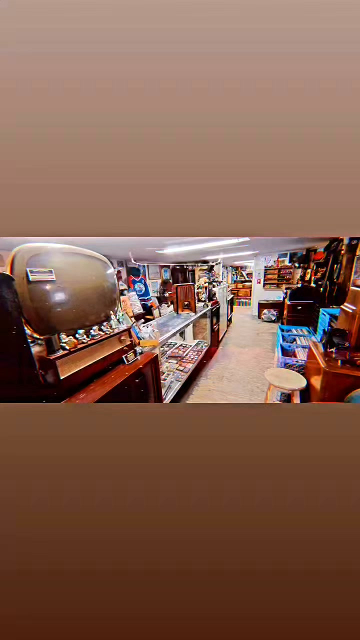 Rusty's Antiques & Vintage Collectibles Indoor Flea Market | Hudson NH