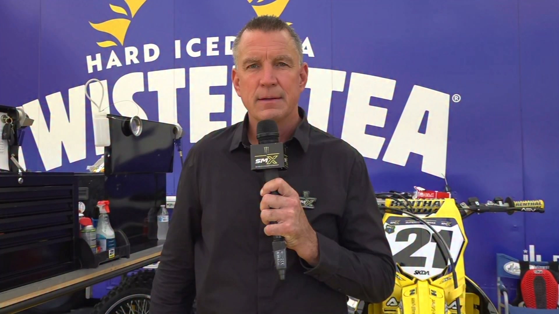 Lurch checks in with Twisted Tea Suzuki team regarding #21 Jason