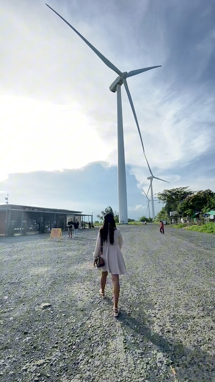 💨Mana, sa windmill. No entrance fee, parking fee only. 💨 PILILLA WIND ...