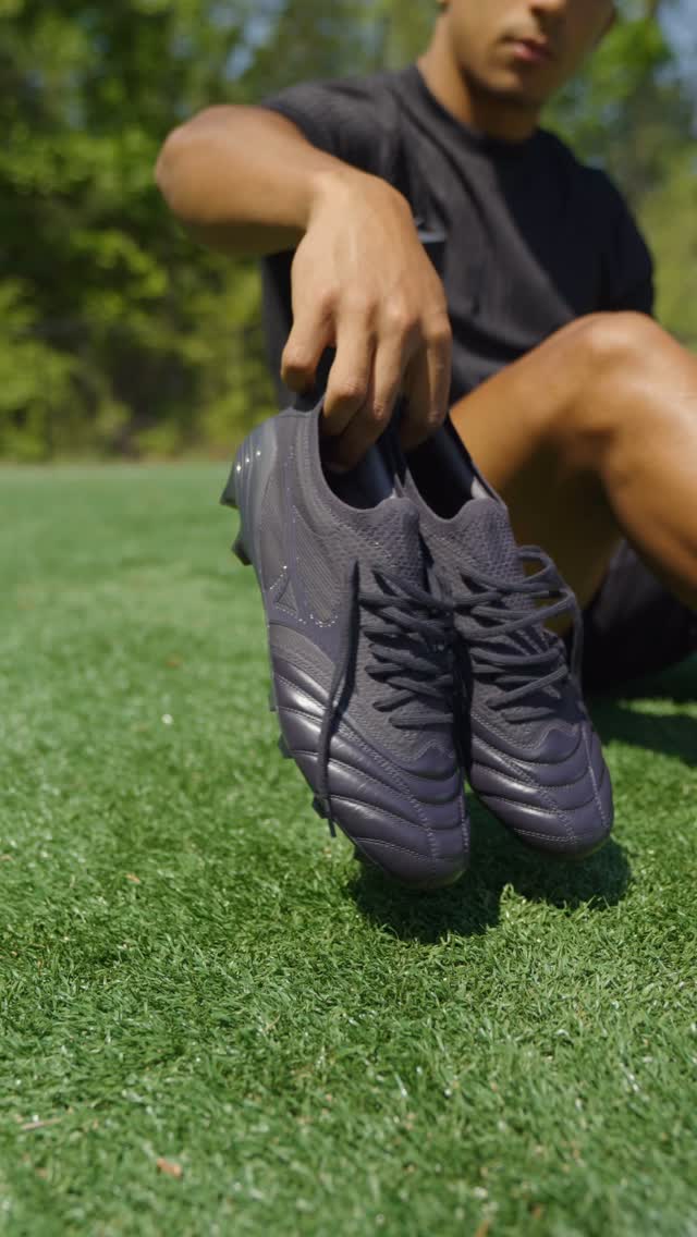 This colorway is something else 😍 Mizuno Alpha III Made in Japan