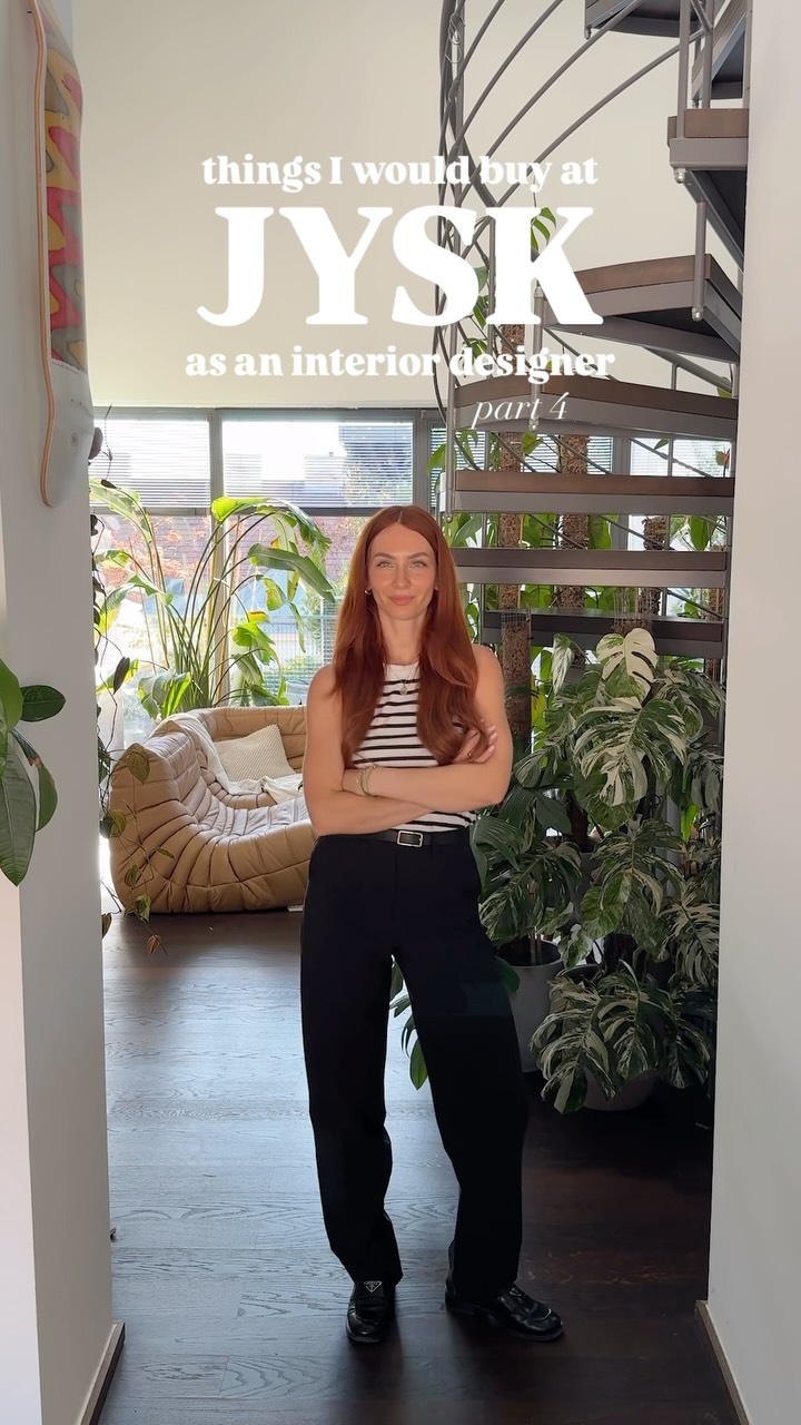 Heute geht’s weiter mit Part 4 meiner „What I’d buy at JYSK as an interior designer“-Reihe 🥰 Dieses Mal mit drei Pieces, die zeigen, wie stark Muster, klare Formen und spannende Materialien einem Raum