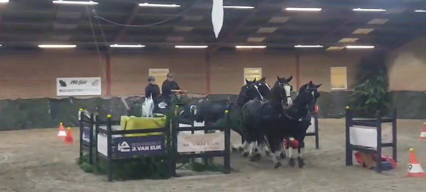 Ach, soms moet je ook de ellende showen, toch? De linksvoor: HEEEE, een ...