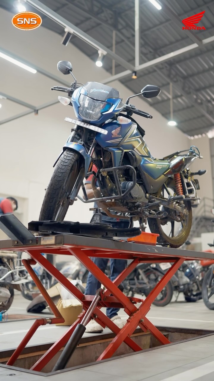 🔧 Your Honda deserves expert care! 🏍️🛵 Keep your bike or