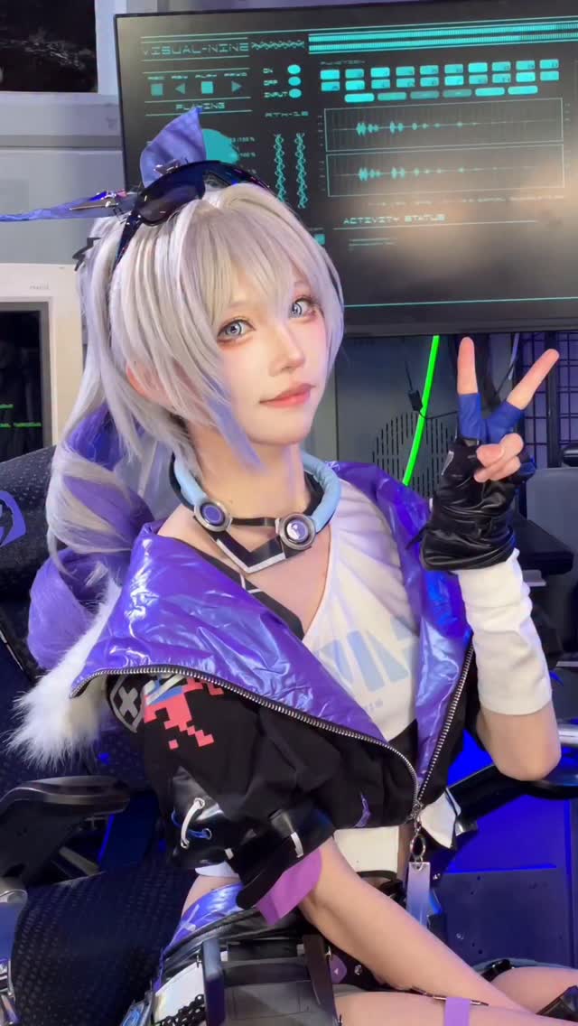 あなたはきっと銀狼のダンスを見たことがないでしょう。 #崩壊スターレイル #银狼 #崩坏星穹铁道 | Kitaro Cos | Facebook