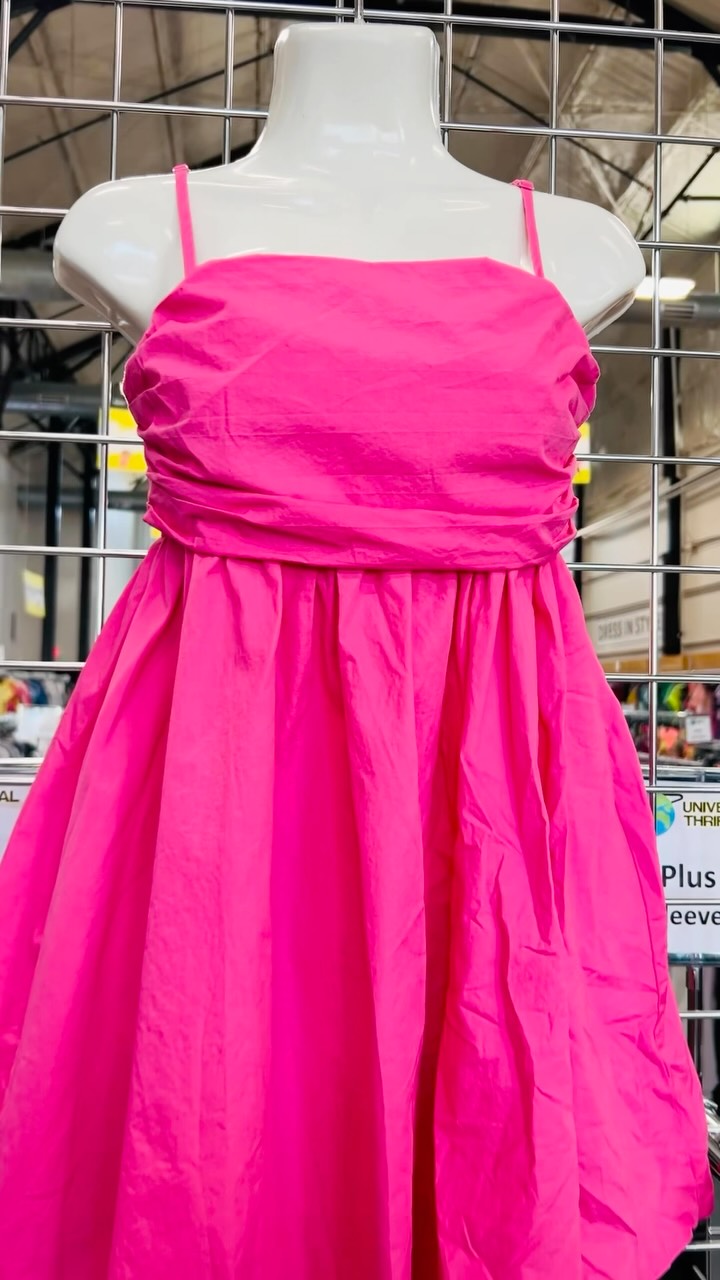 ladies dress size 6 ✨🌎👗, • , $7.99 #thrift #universalthriftrgv #shoplocal #rgvlife | Universal Thrift RGV type_S
