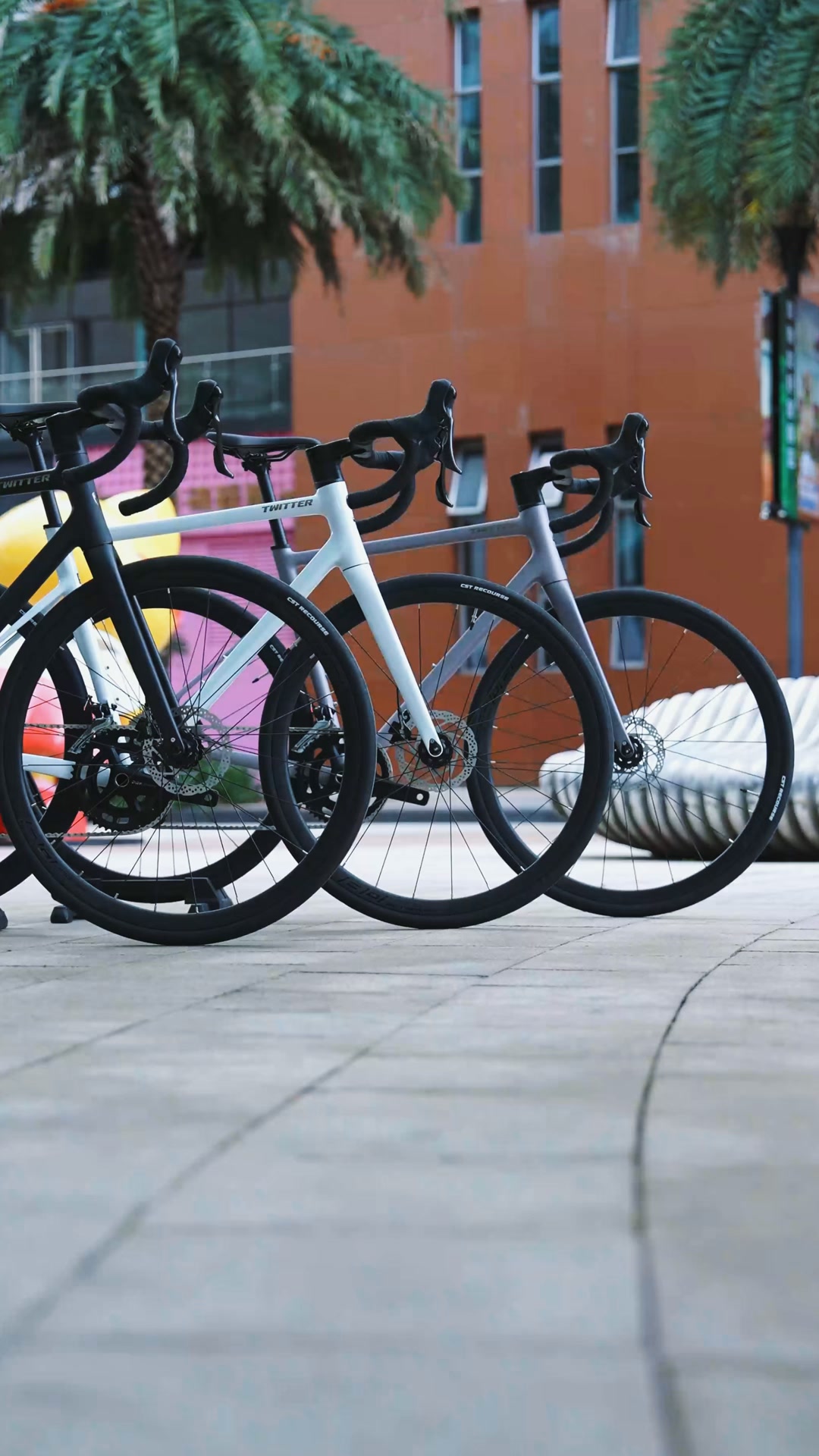 By popular demand, the new twitter alloy road bike C6 makes a