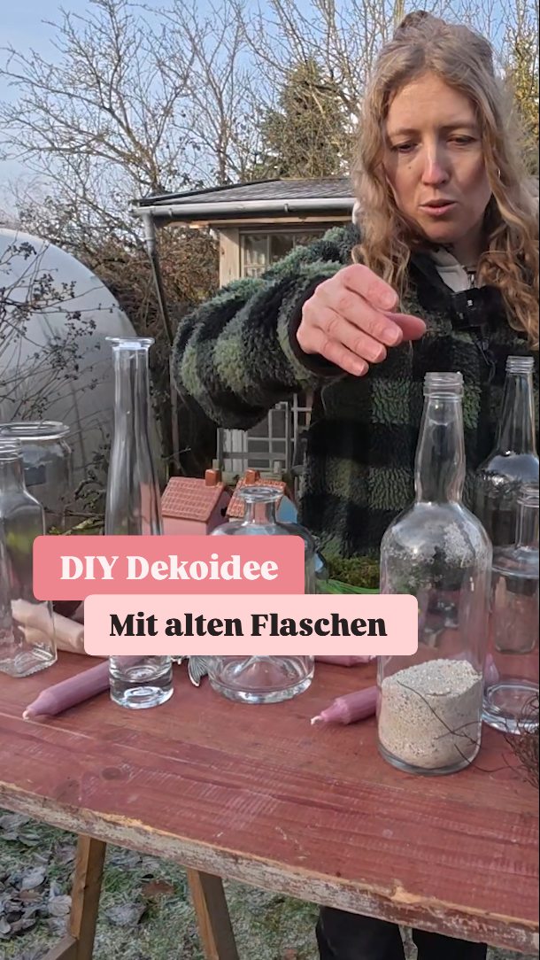 Upcycling Idee mit alten Flaschen ✨, Zum Dekorieren verwenden wir sehr gerne alte Glasflaschen. Likör, Essig oder Obstbrand
