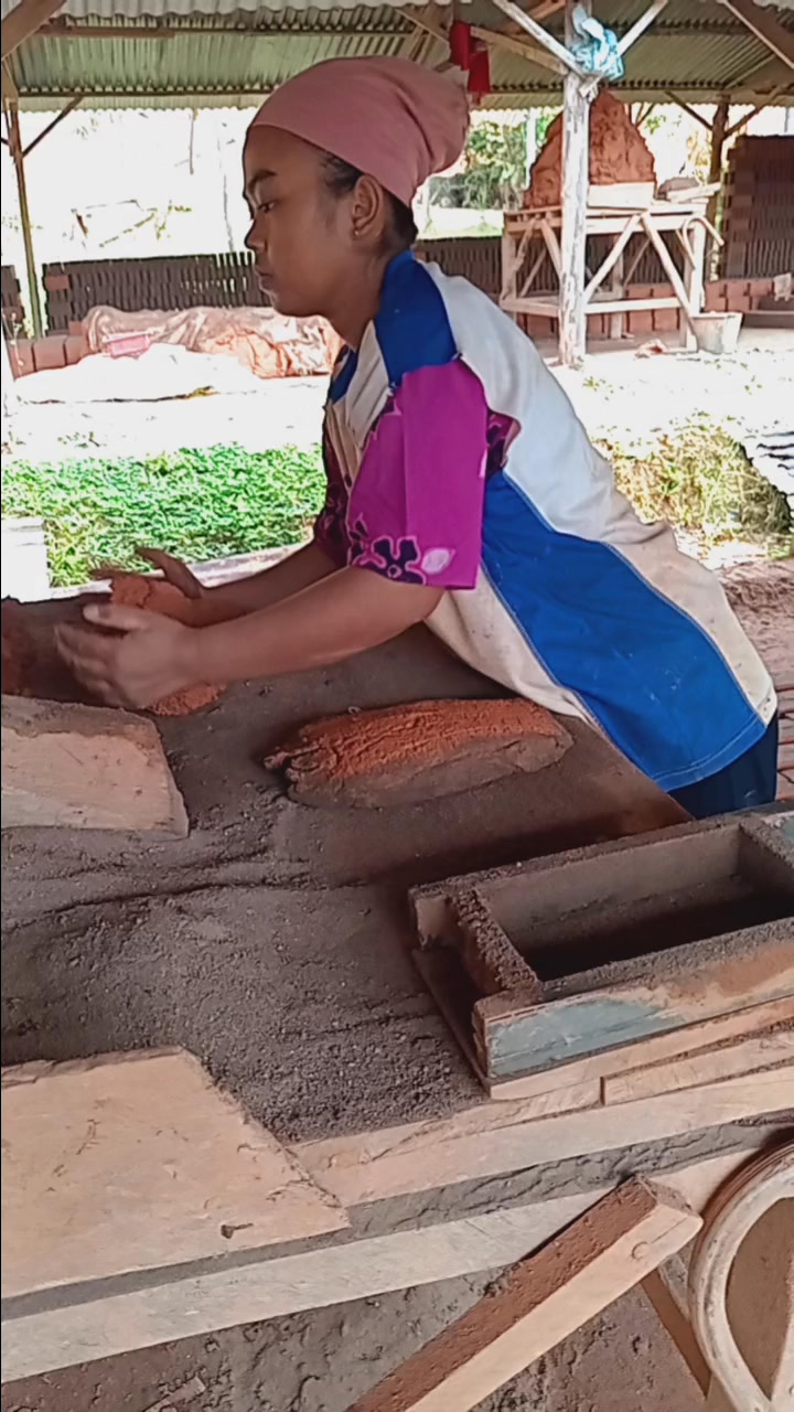 Ancient brick making process,, #redbrick #handicrafts #ziegel # ...