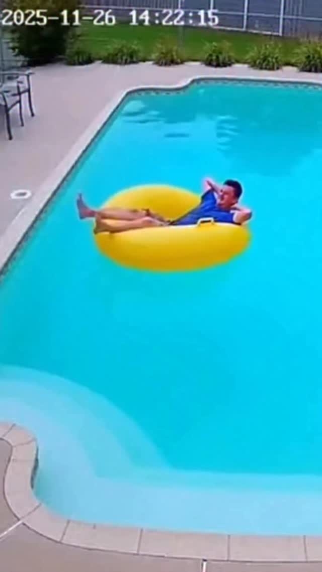 Pool turns into a SINKHOLE — the ground collapses and the man floats ...
