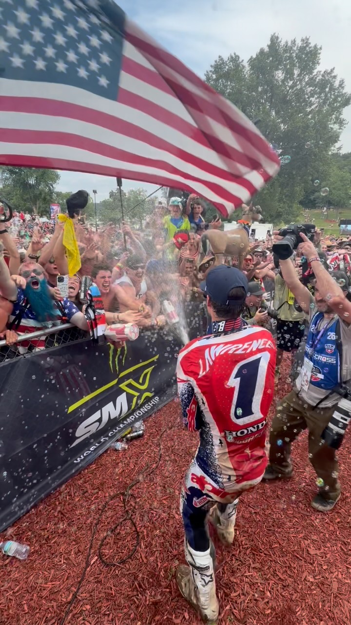 Your 450 podium celebrations 🏆 🍾 🥇 Hunter Lawrence 🥈 Jorge