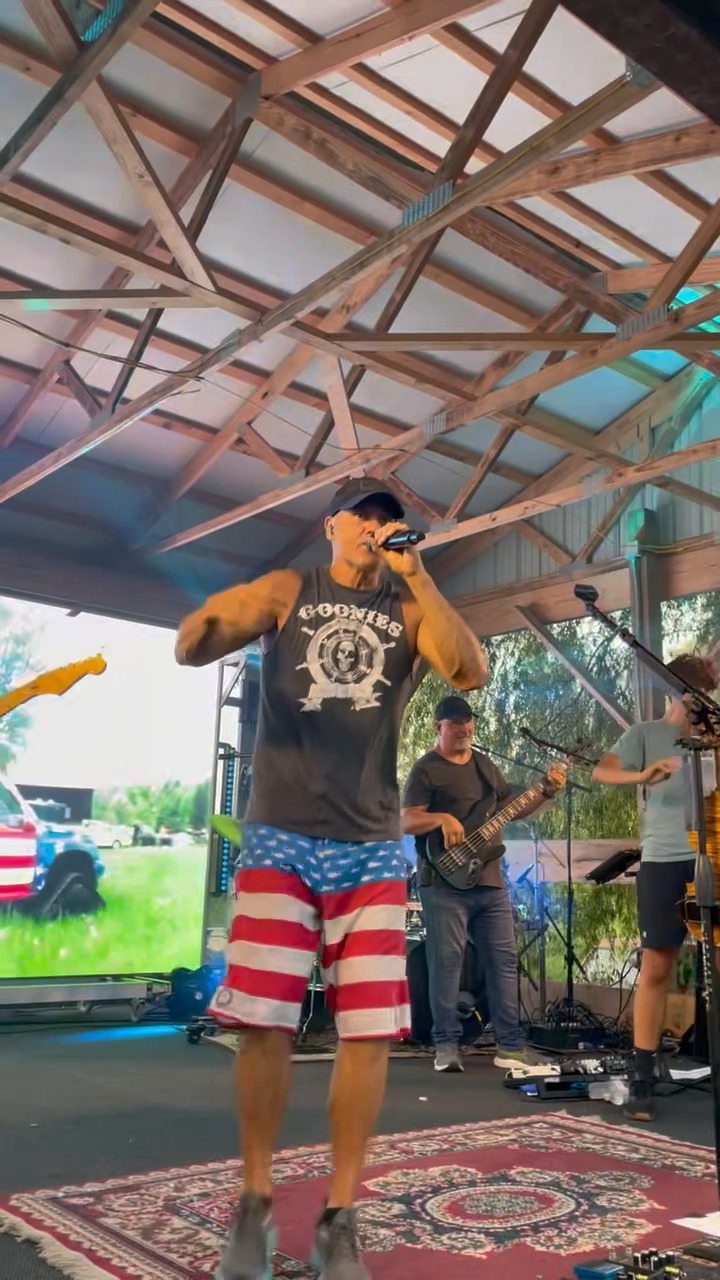 Bringing the Barn Party rap to the stage! #barnparty #higbeestyle # ...