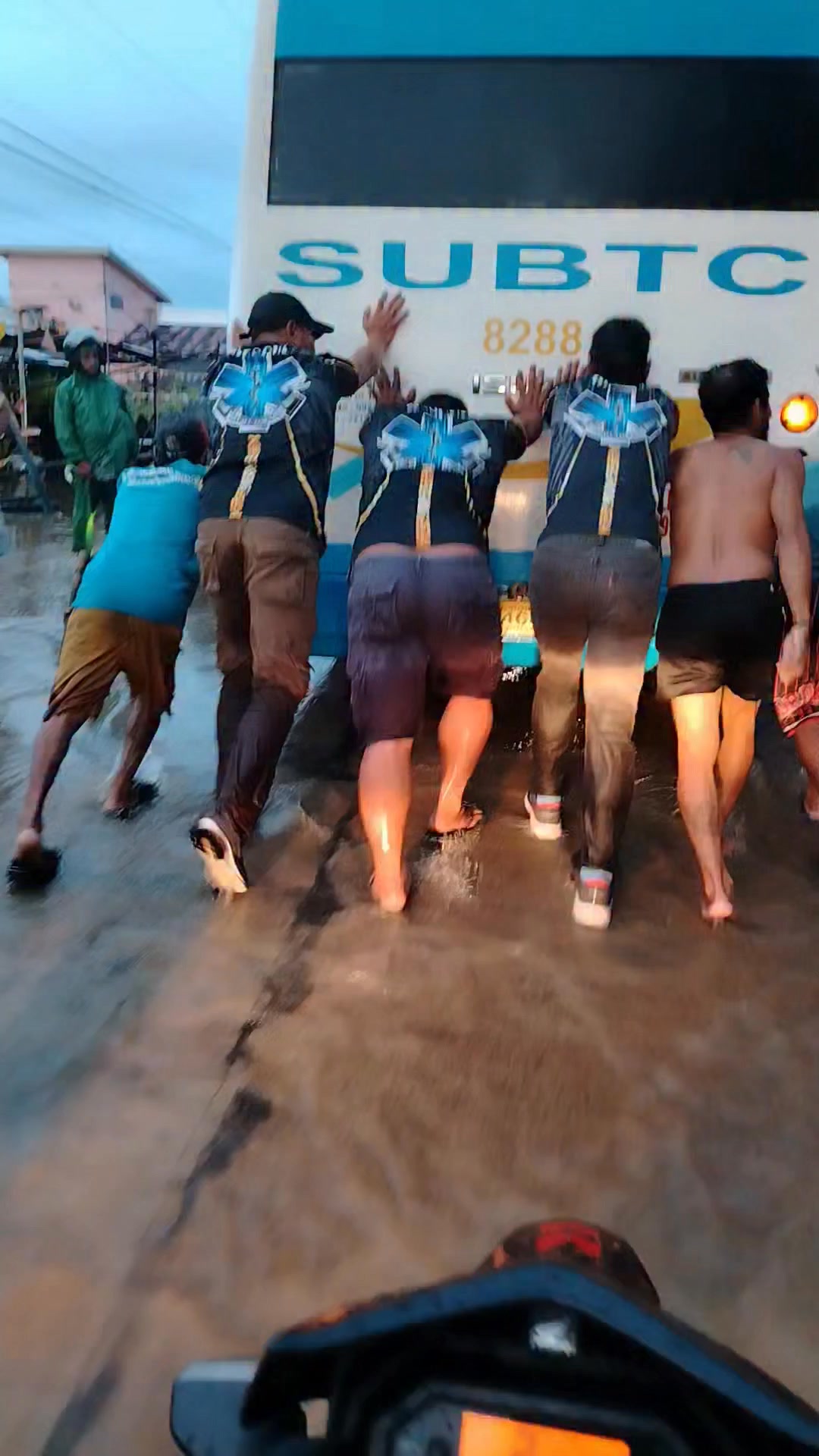 Shout out mga taga rescue han Quinapondan LGU damo nga salamat han iyo ...