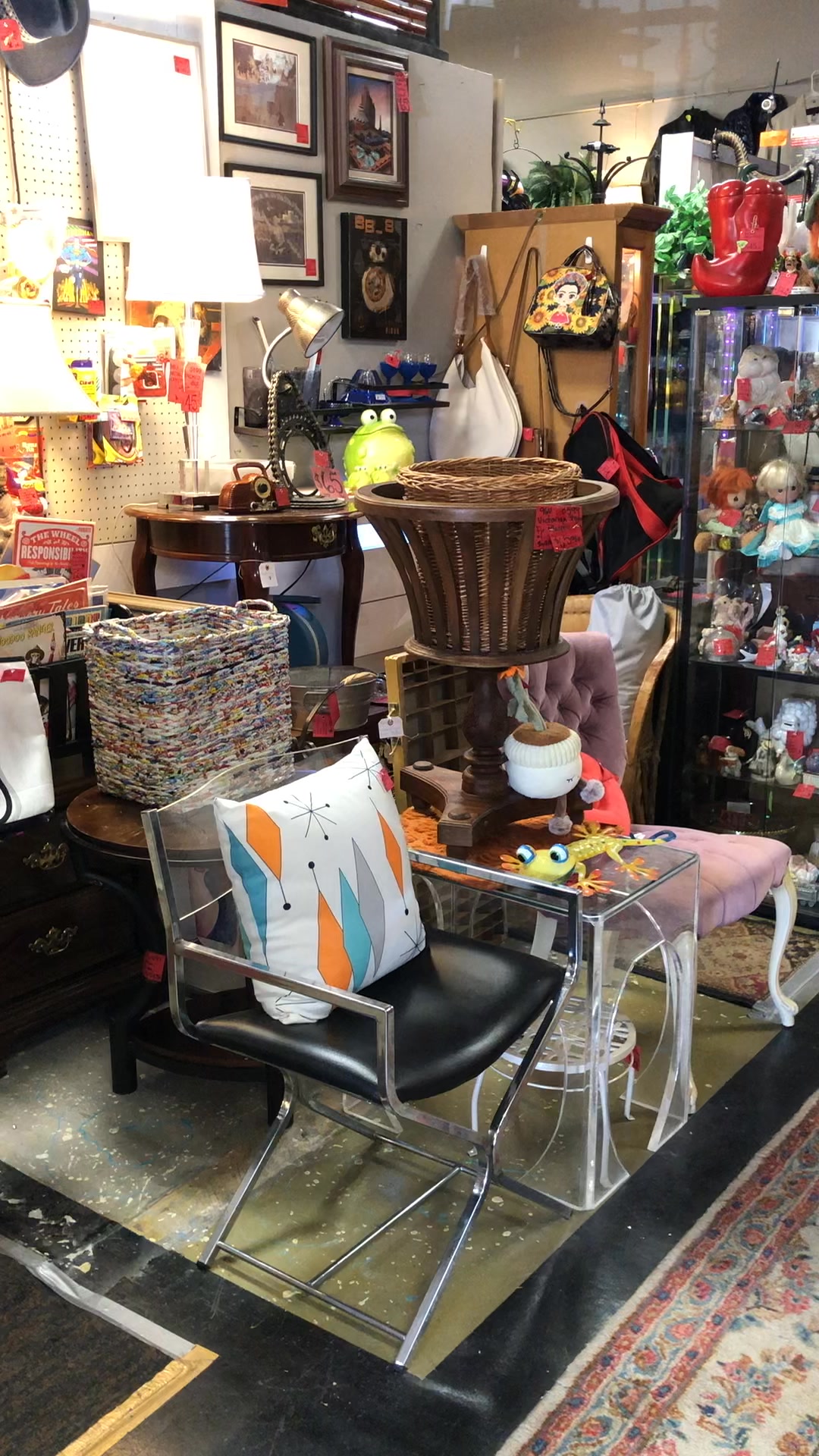 Vintage Marketplace •We sell antique, vintage, and modern