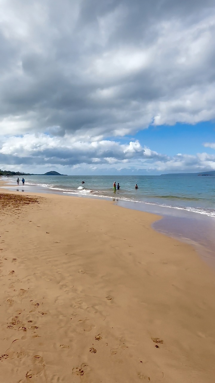 Keawakapu Beach 🏖️ Maui, Hawaii 🌺 • • • #aloha #maui #hawaii #kihei # ...