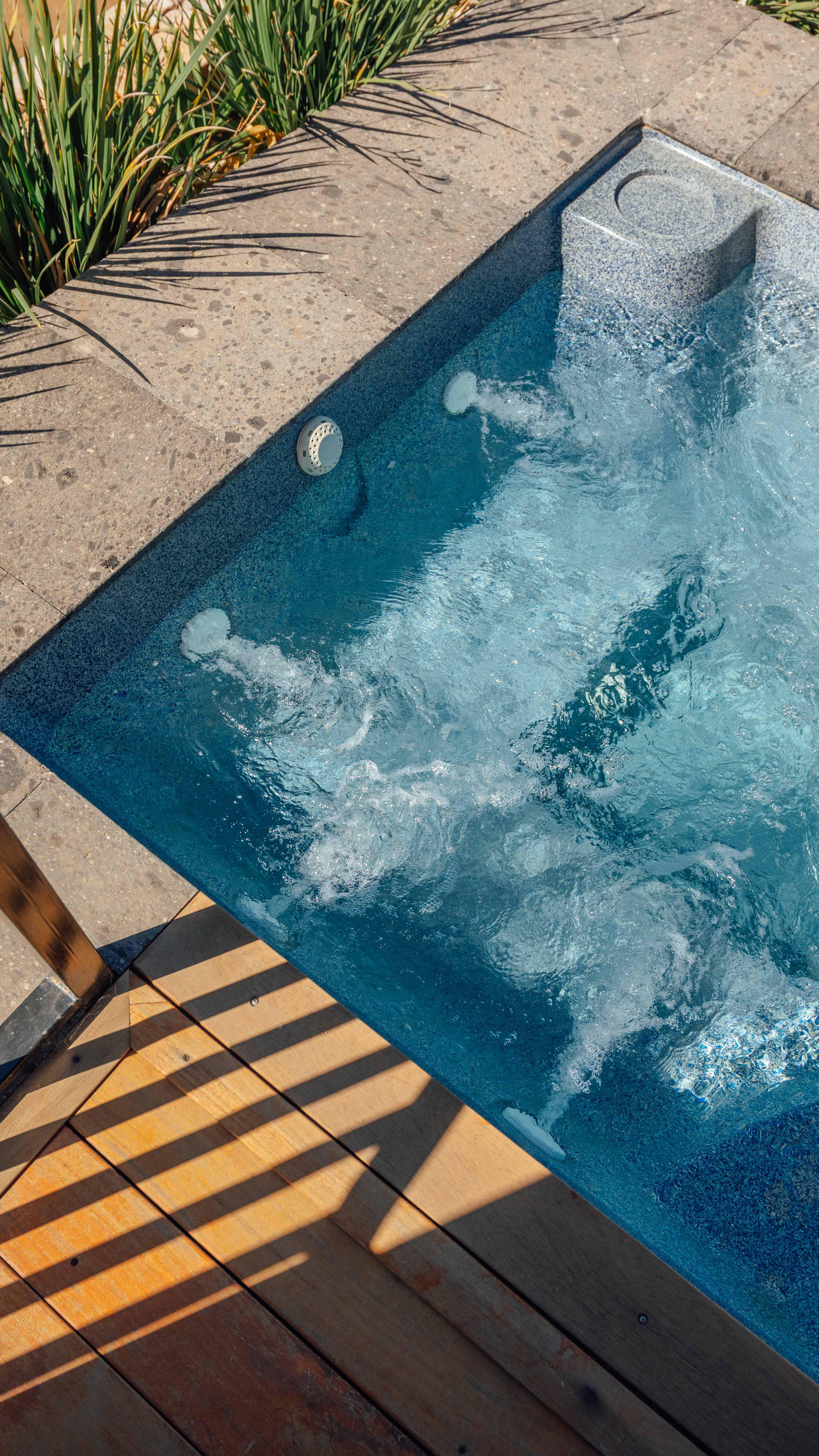 Dicen que para tener una piscina necesitas mucho espacio… 💬 Pero con ...