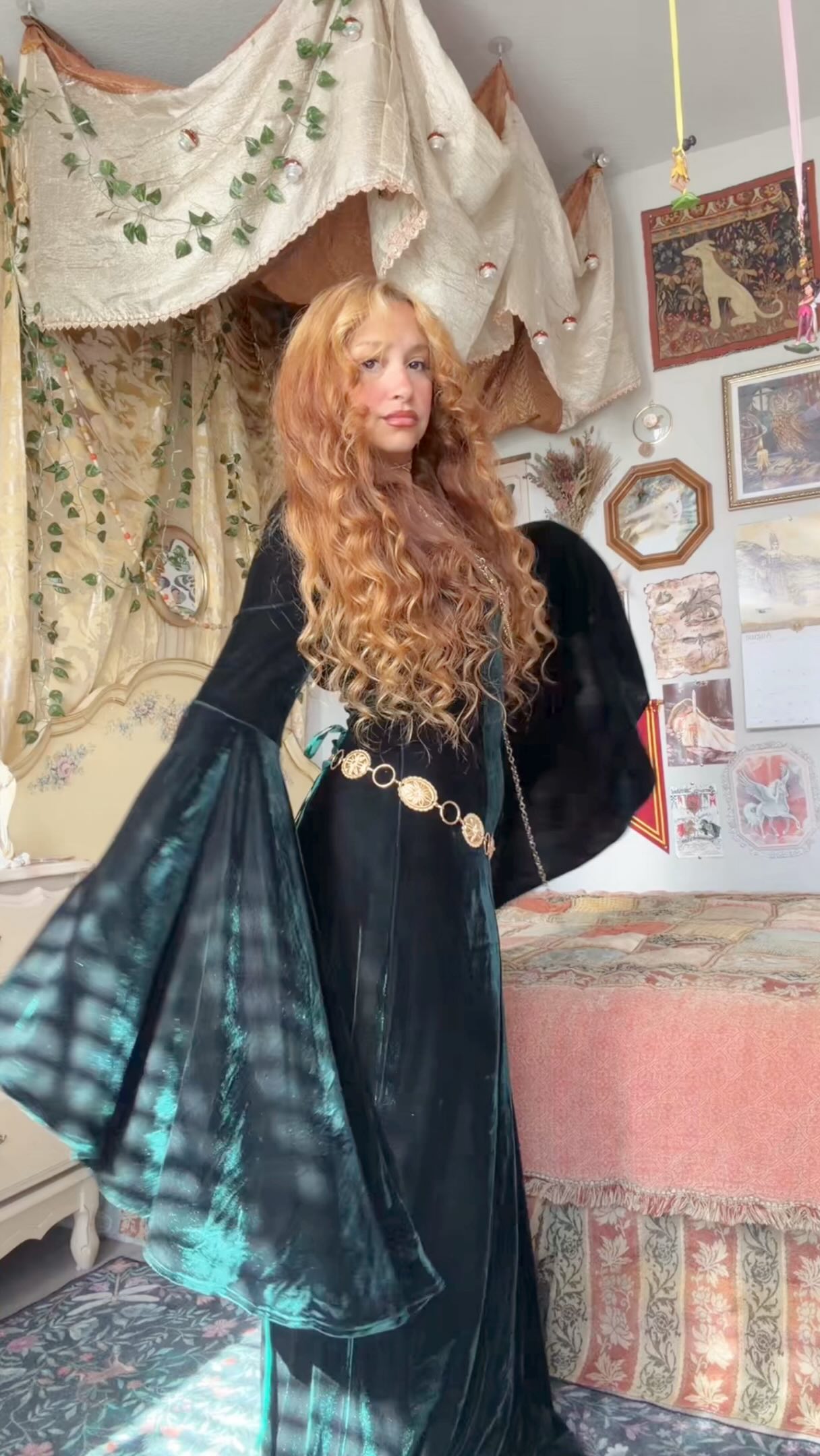 what does the green dress mean in house of dragons REVERIE did it again and sent me most stunning dress, (TYSM💚) so course I had to do an Alicent inspired outfit again 🔯 (I am team black though pls stop being to me) , of the Corset dresses