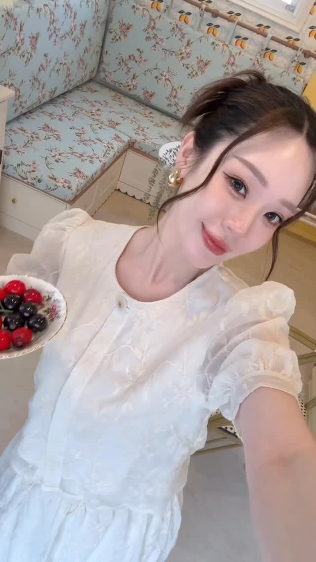 คุณนายตื่นสาย…..🥰🌸 พร้อมส่งไม่กี่ชุดค่า 🫶🏻Sweetie Set #GJ#เสื้อผ้า ...