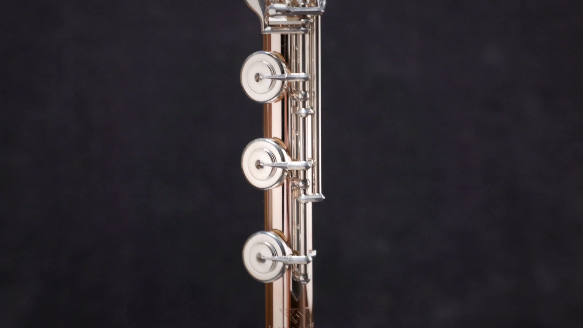 Test This Stunning Powell Flute at Adams European Flute Centre , Discover the exquisite Powell Conservatory Flute in our store This masterpiece features , 9K Aurumite, Sterling silver