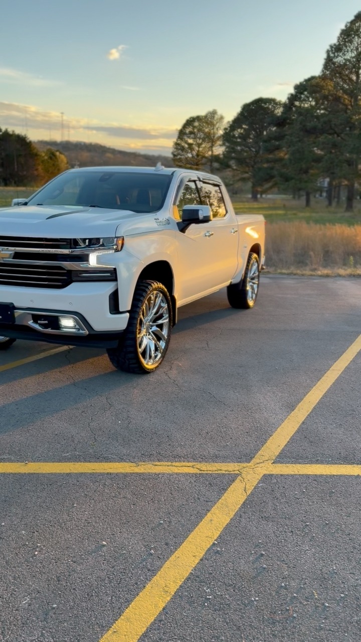 !! 2019 Ltz z71 duramax!! 1 owner truck 145xxx New 3 inch level with ...