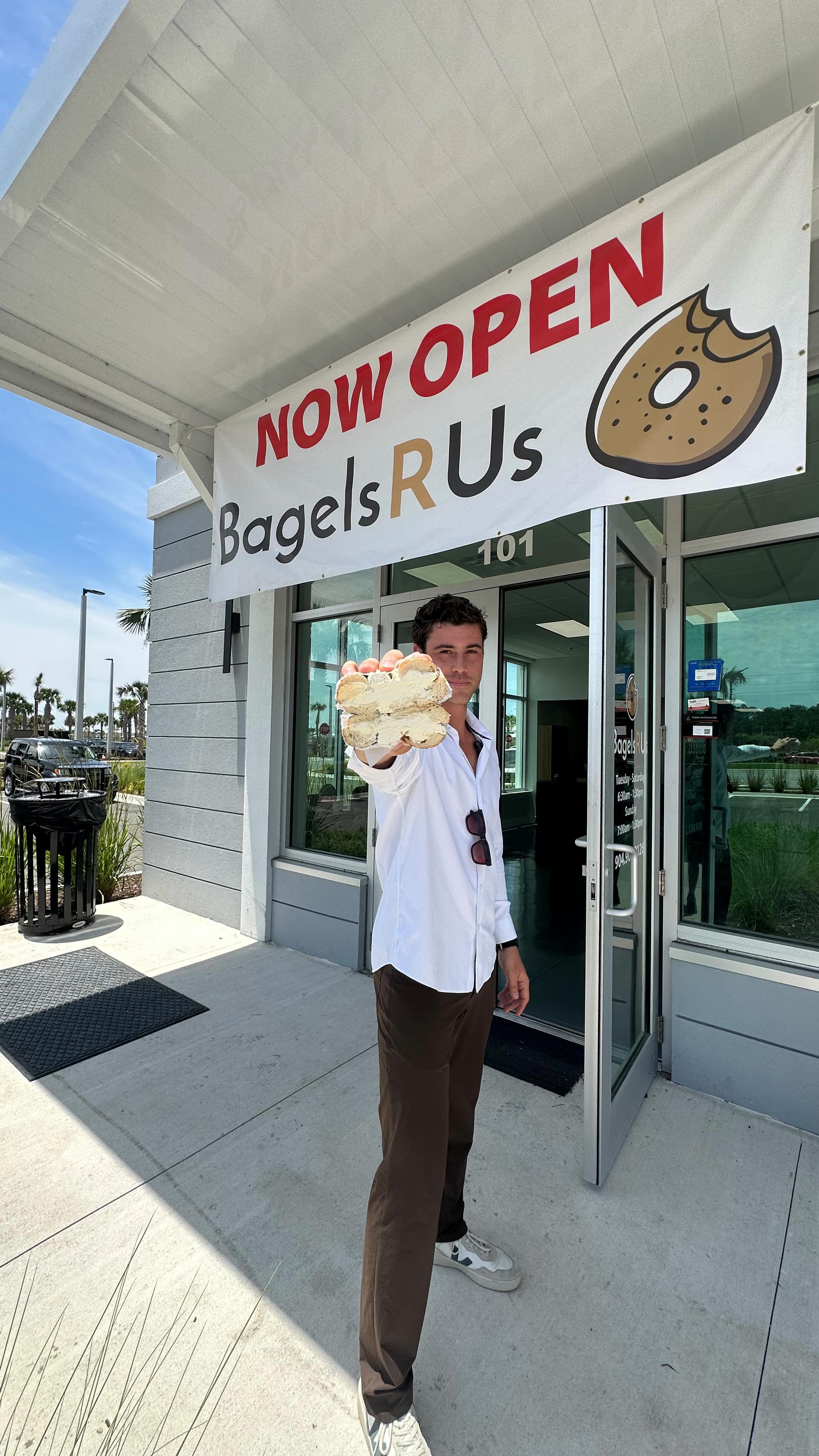 🥯☕️NEW BAGELS R US 🍳🥓 🚨Beachwalk is now home to the newest addition to ...