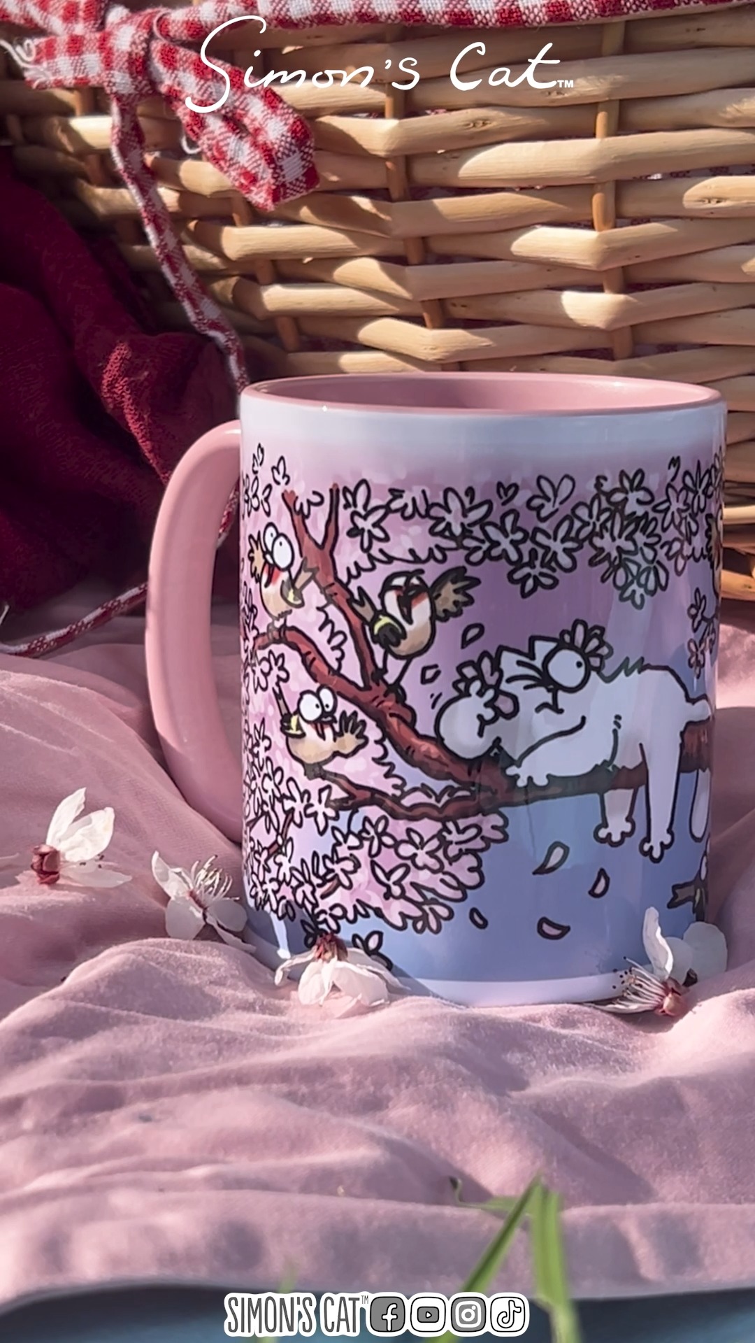 A mug for every season! ☕🌸🌞🍂❄️ Celebrate SPRING in all its glory with the cutest mug ever: https://simonscatmerch.com/en-gbp/products/spring-mug-the-four-seasons | Simon's Cat