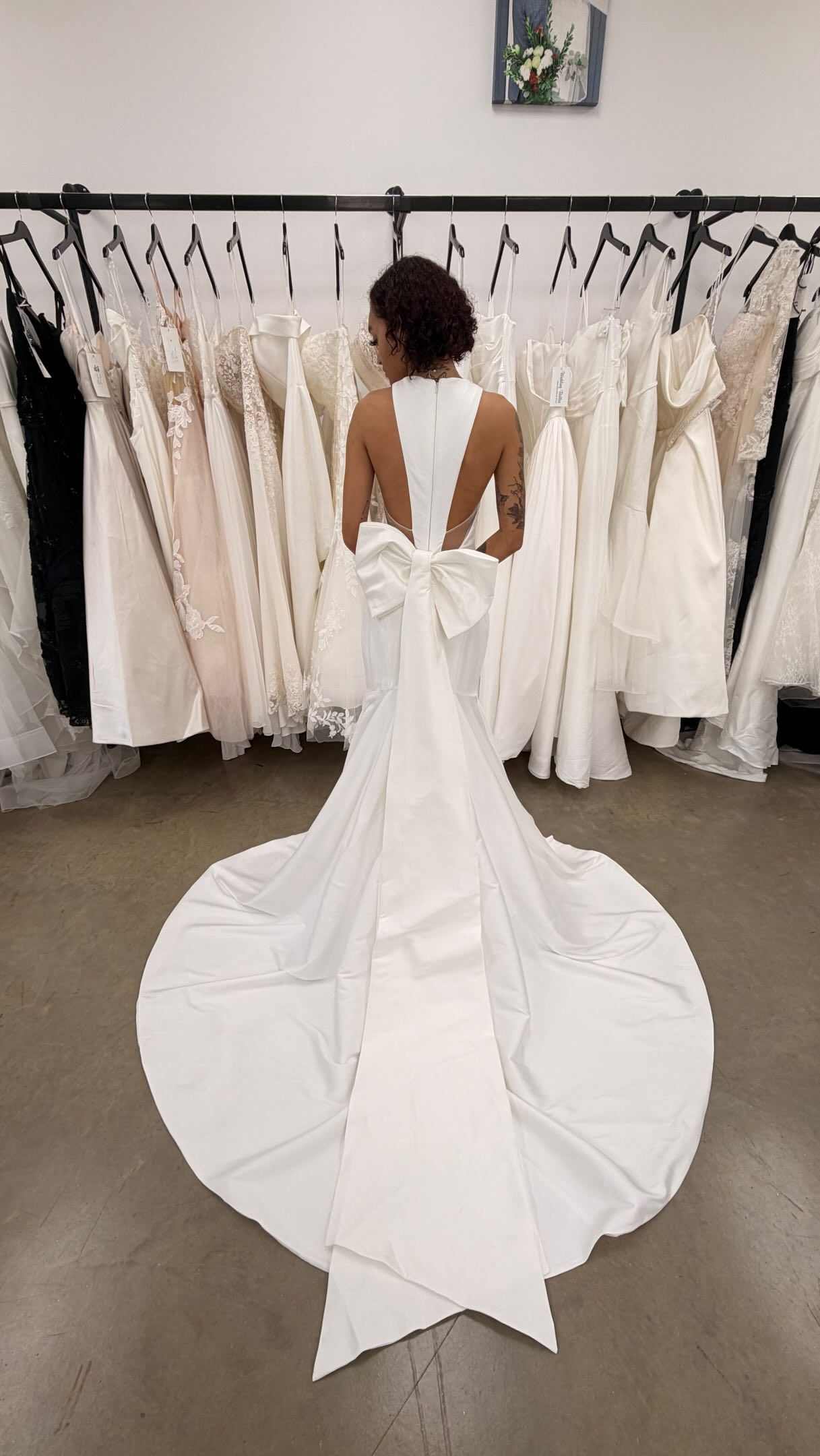 Fitted ☑️ Timeless ☑️ Elegant ☑️ , ., Which style is your favorite? Because we can’t stop thinking about #1 🤩🤍, ., Book your appointment today by clicking the link in our bio 🔗 | Wedding Belles