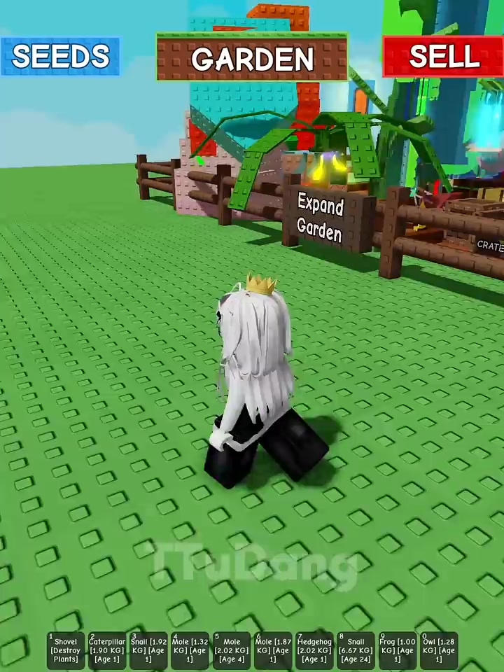 Gifting everyone in grow a garden #roblox #meenyu