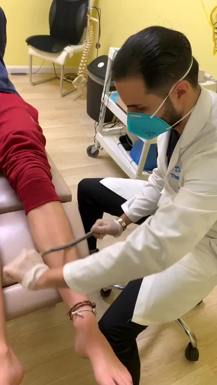 Shin split therapy for athletes #chiropractor #chiro #chiroguy #ther ...