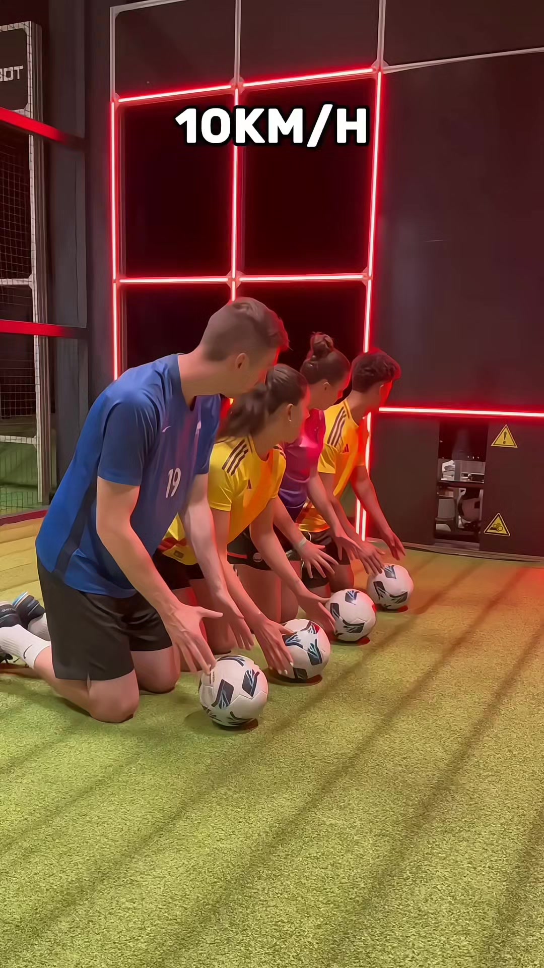 100km/h Reflex Challenge 🙈😱 #sports #football #challenge #viral ...