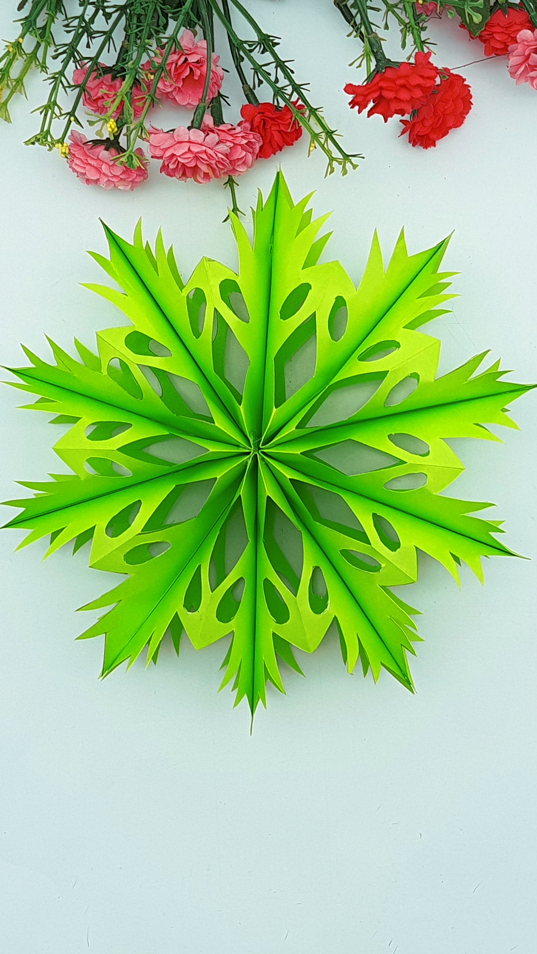 Easy 3D Paper Snowflake Craft - Craft for the Holidays Festive, 3D ...