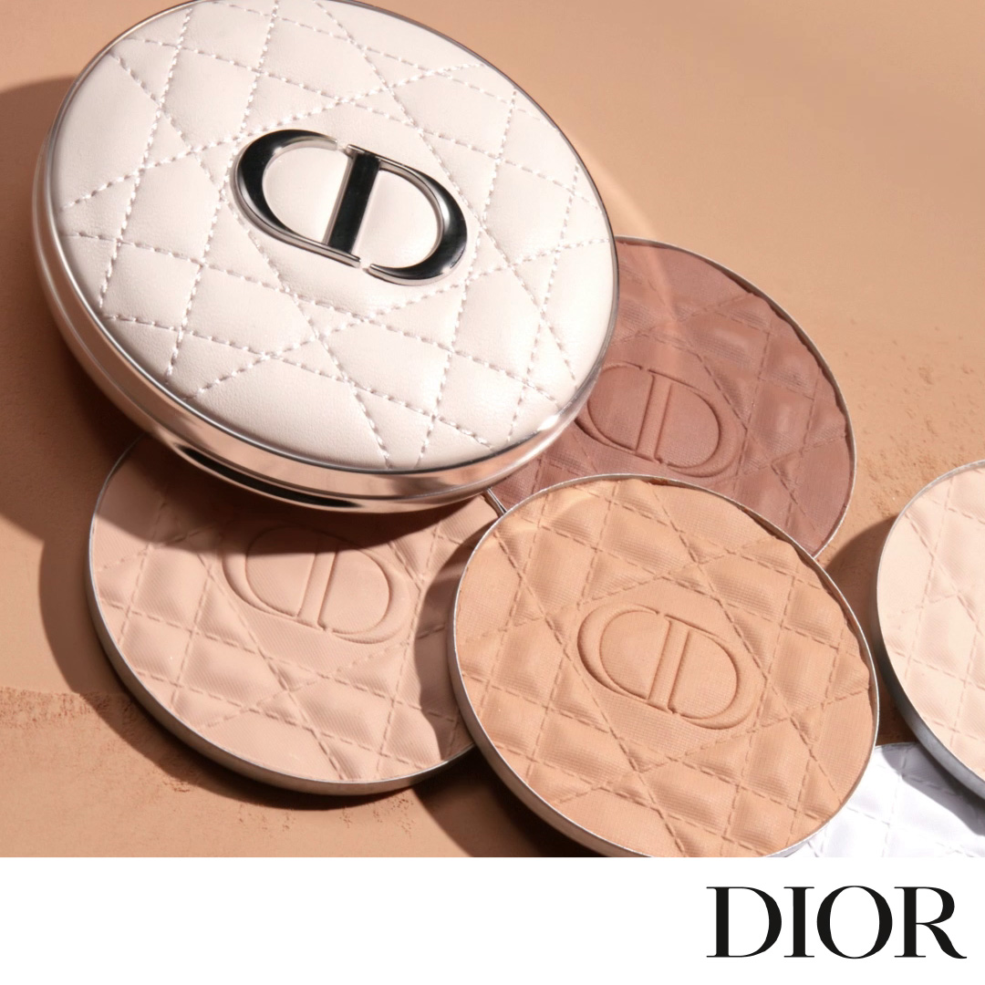 The new imperceptible luminous matte setting powder that sets